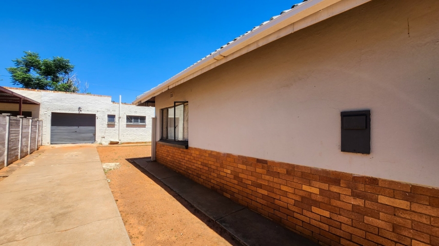 3 Bedroom Property for Sale in Stilfontein Ext 3 North West